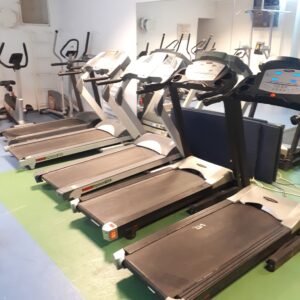 תמונה של הליכונים לאחר תיקון